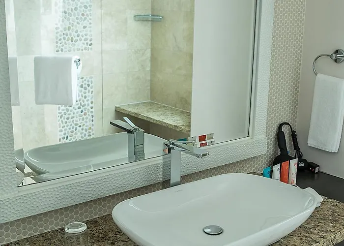 1 King Suite, In The Heart Of Cabo * Cabo San Lucas